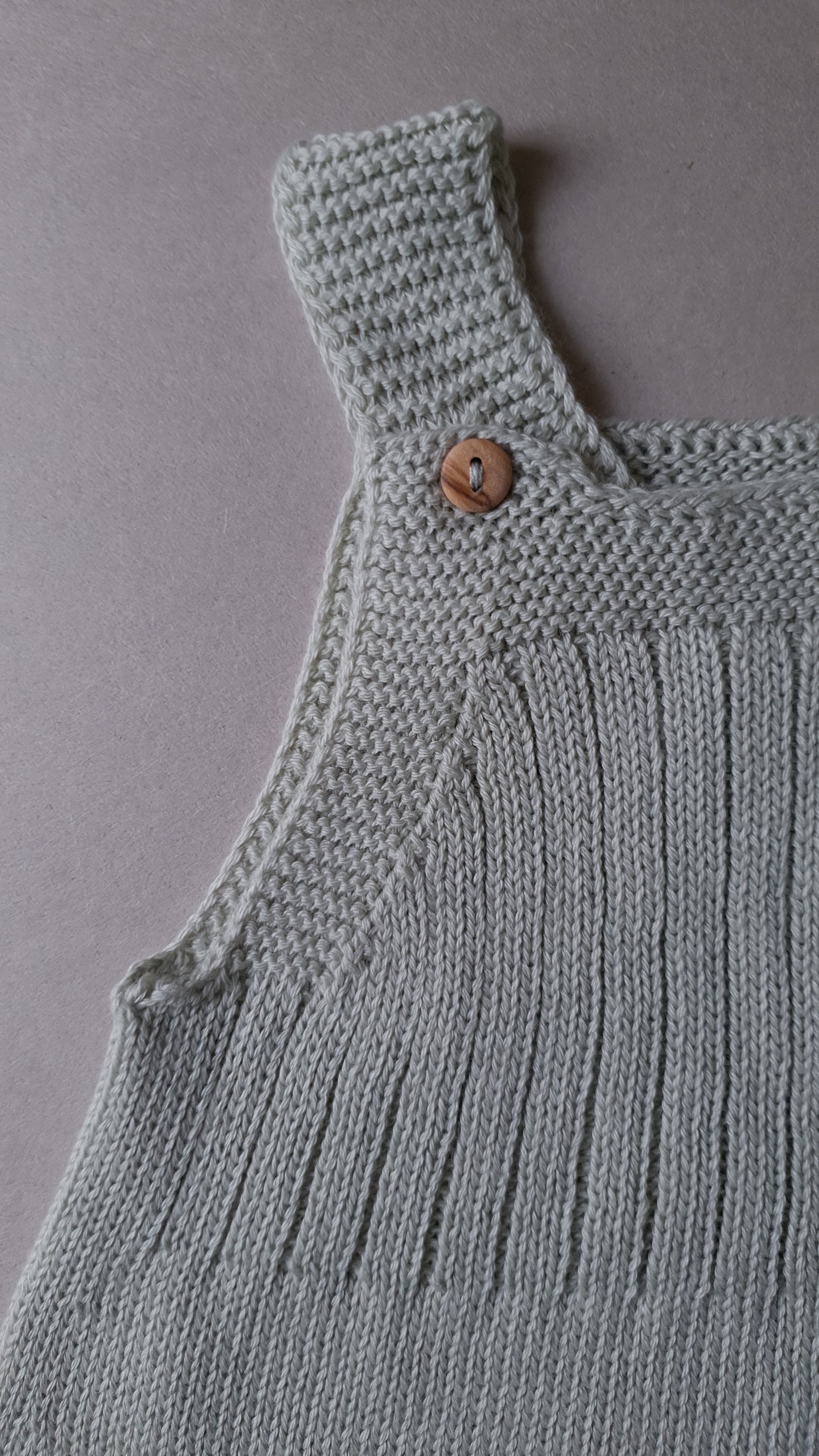 Robe bébé légère en coton avec chaussons