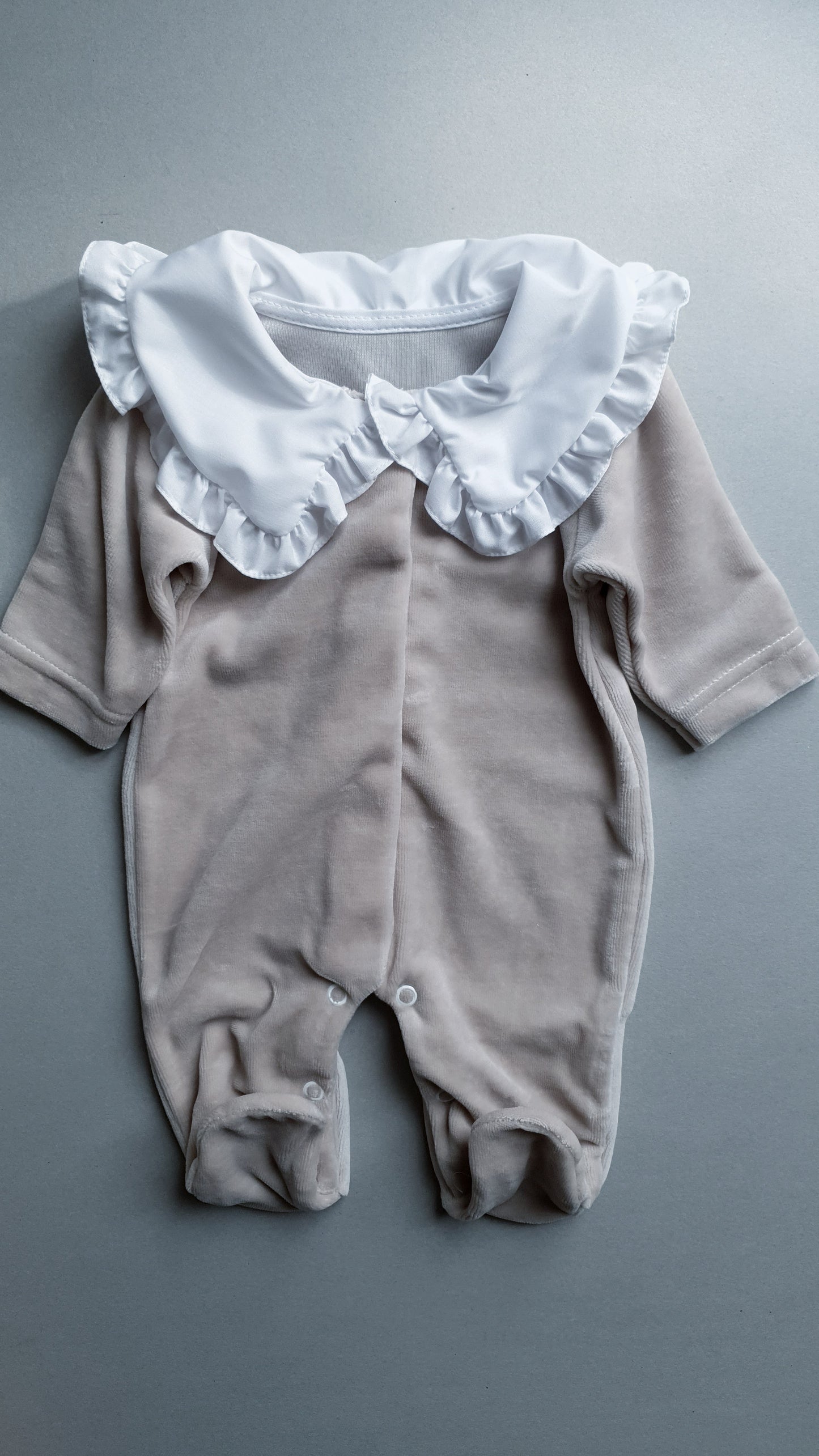 Tutina Neonato in Ciniglia con Rouches