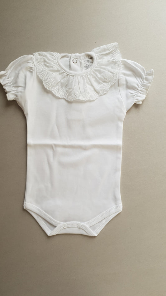 Body in 100% cotone con gala ricamata