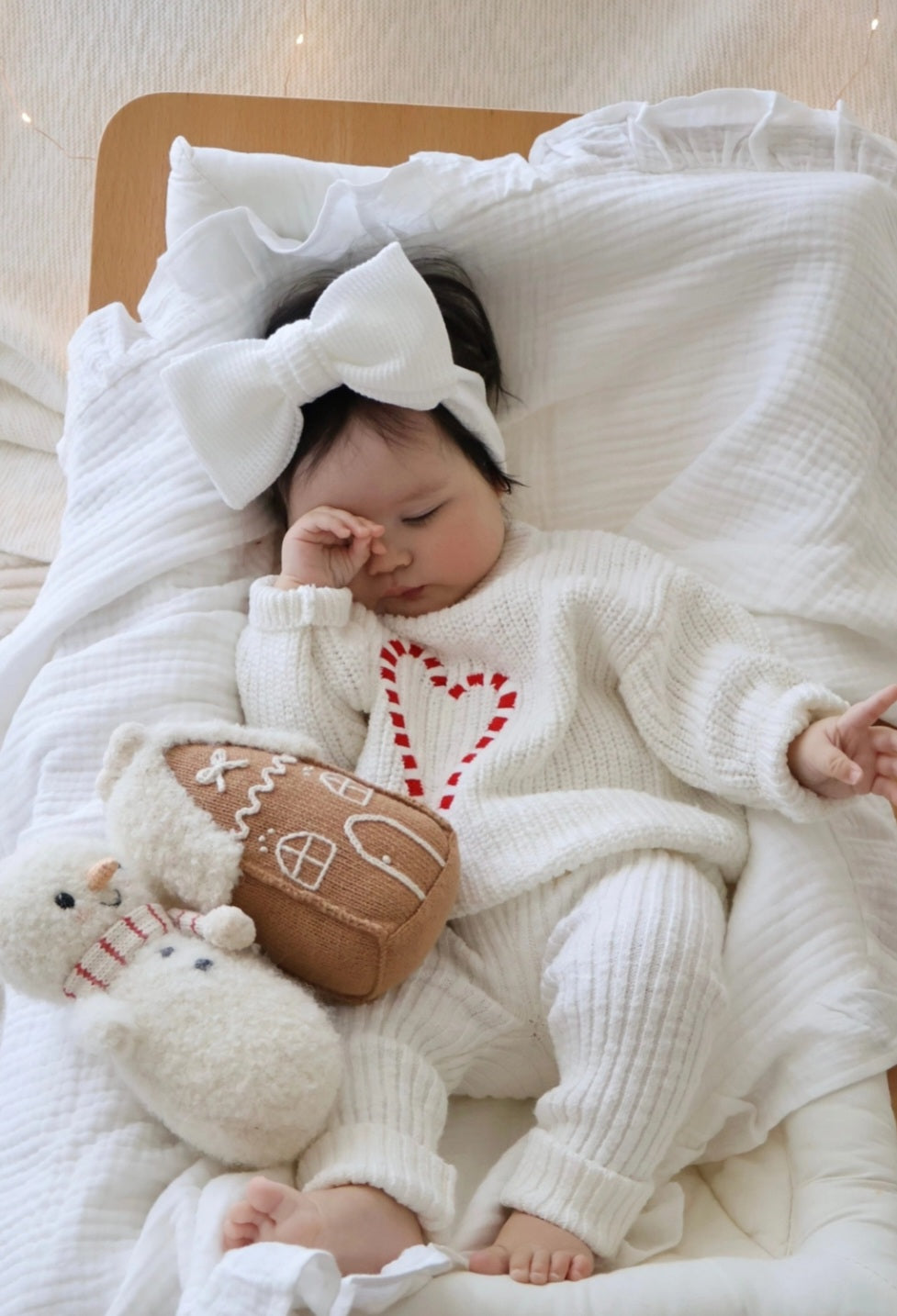 Maglione Neonato Natalizio con ricamo fatto a mano